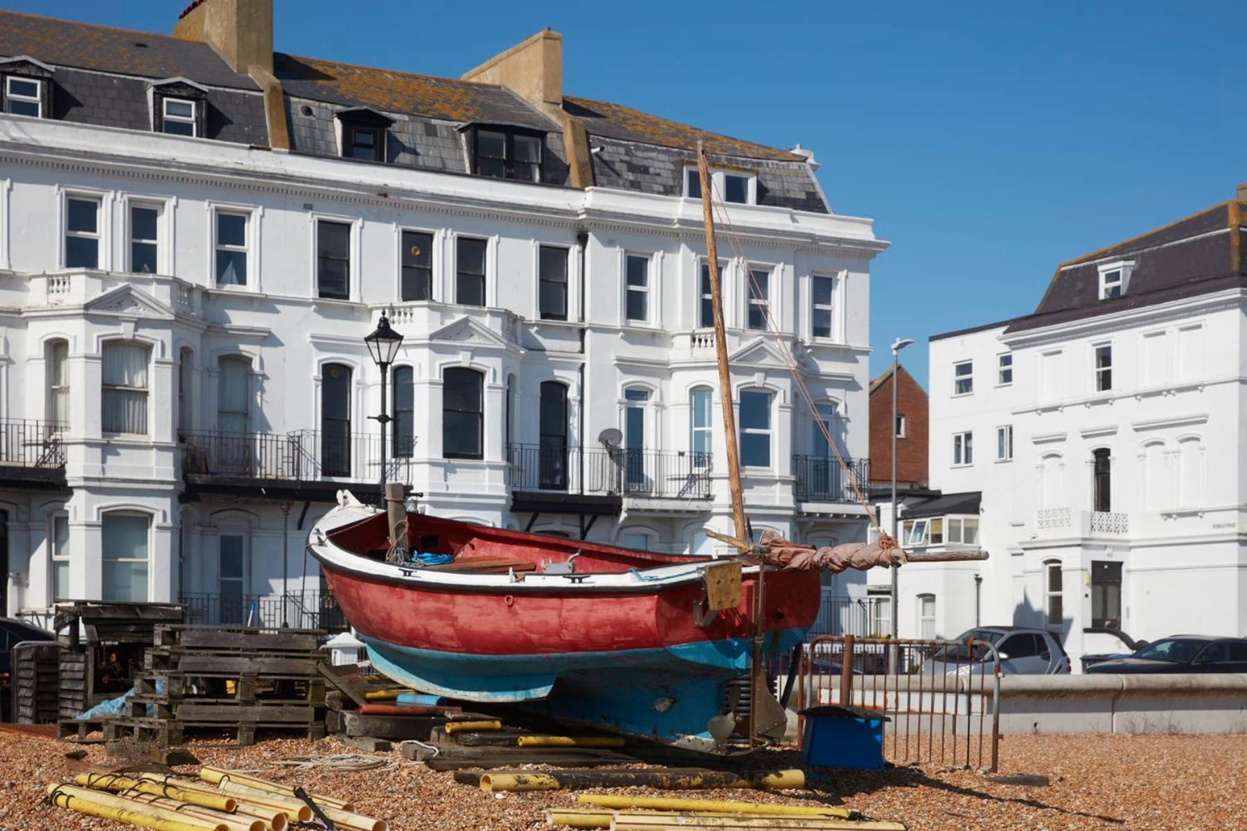 Spacious Beach Front Apartment With Stunning Sea Views Deal Exteriör bild