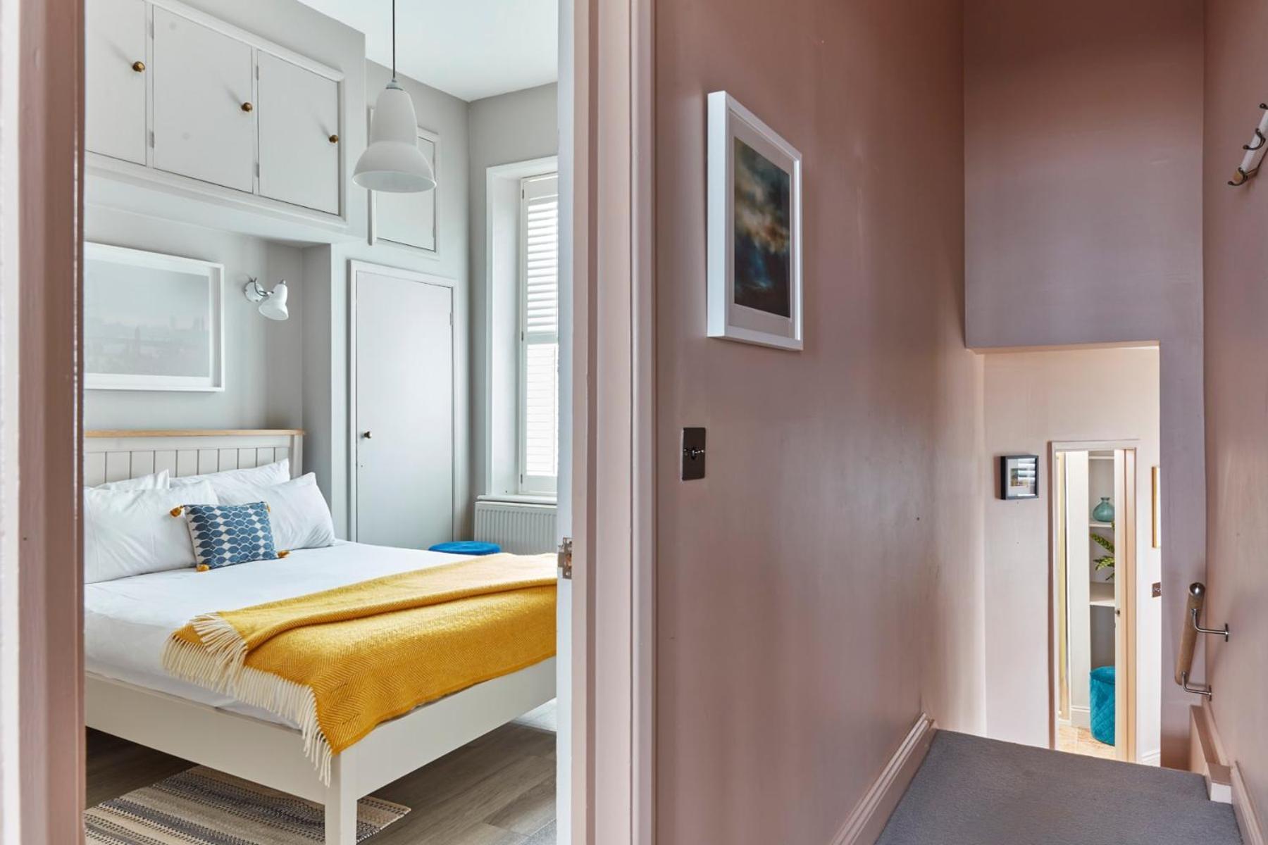 Spacious Beach Front Apartment With Stunning Sea Views Deal Exteriör bild